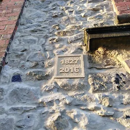 Upside Down In Settle. Stylish, And Cosy Feriehus Settle